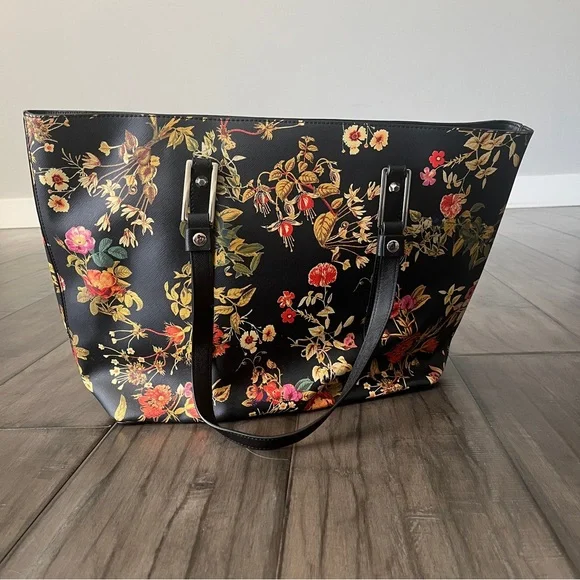 Disney AliceThrough the Looking Glass Collection Coleen Atwood Tote - Picture 2 of 10